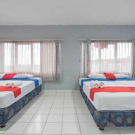 ホテル Reddoorz At Jalan Raya Lembang Padasul エクステリア 写真