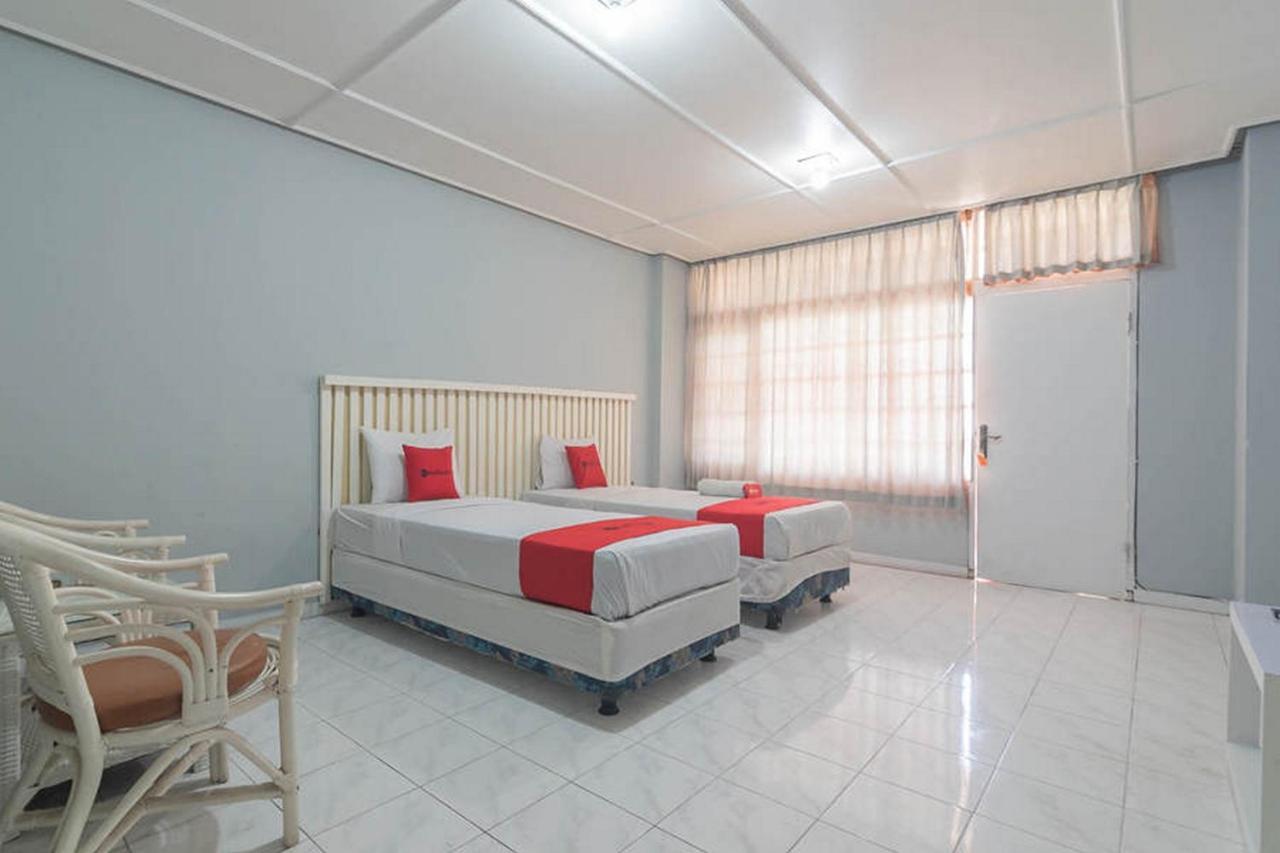 ホテル Reddoorz At Jalan Raya Lembang Padasul エクステリア 写真