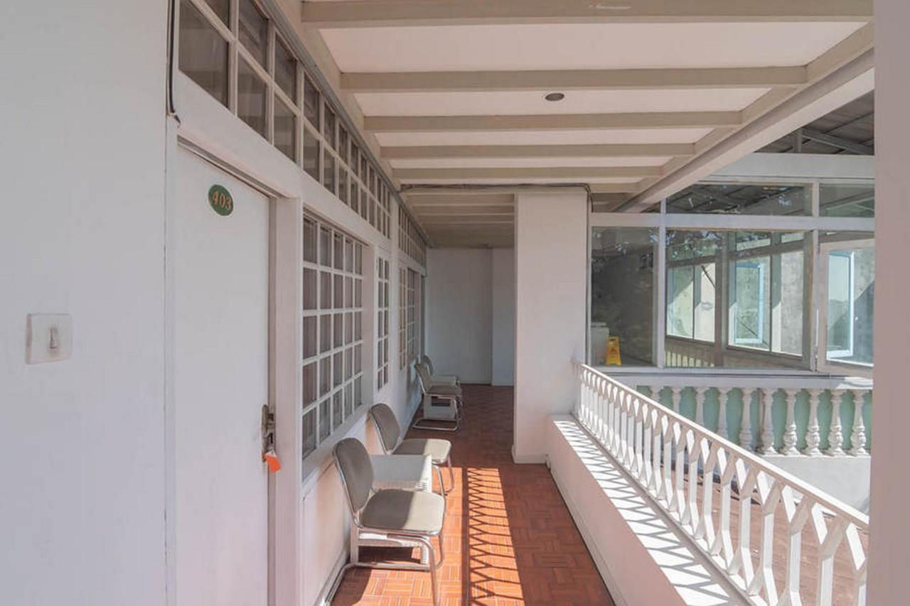 ホテル Reddoorz At Jalan Raya Lembang Padasul エクステリア 写真